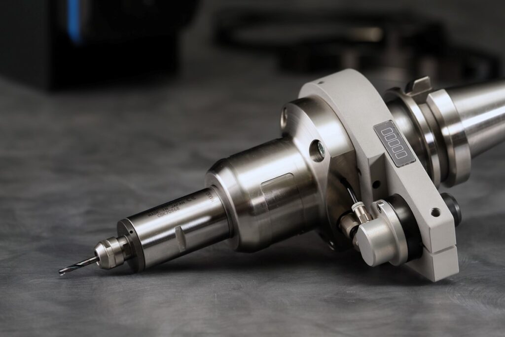 گلویی دستگاه تراش CNC